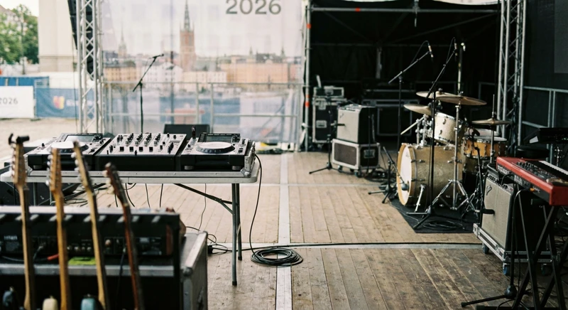 Illustration: Ce diferențiază un DJ de o trupă live? - trupa live vs dj nunta